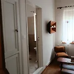 κυανον παραδοσιακή μονοκατοικία στην *