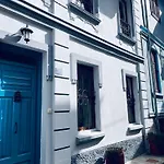 κυανον παραδοσιακή μονοκατοικία στην Tatil Evi *