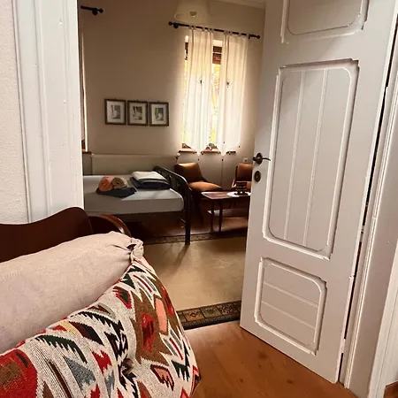 Κυανον Παραδοσιακή Μονοκατοικία Στην Φλώρινα 弗洛里纳