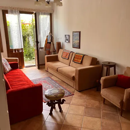 Κυανον Παραδοσιακή Μονοκατοικία Στην Φλώρινα * 弗洛里纳