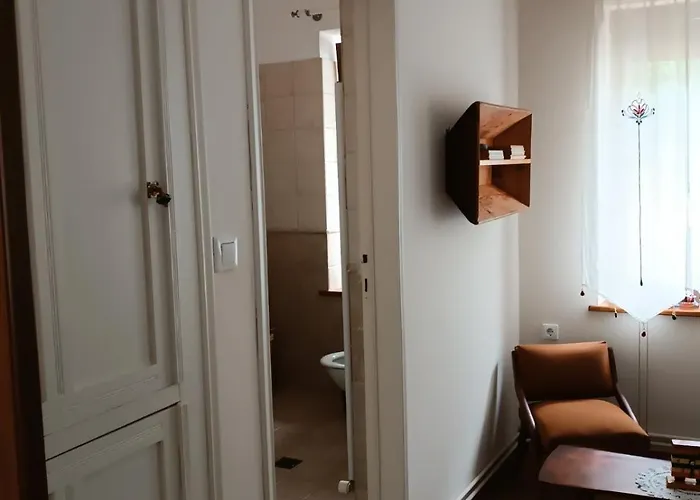 Κυανον Παραδοσιακή Μονοκατοικία Στην Φλώρινα *