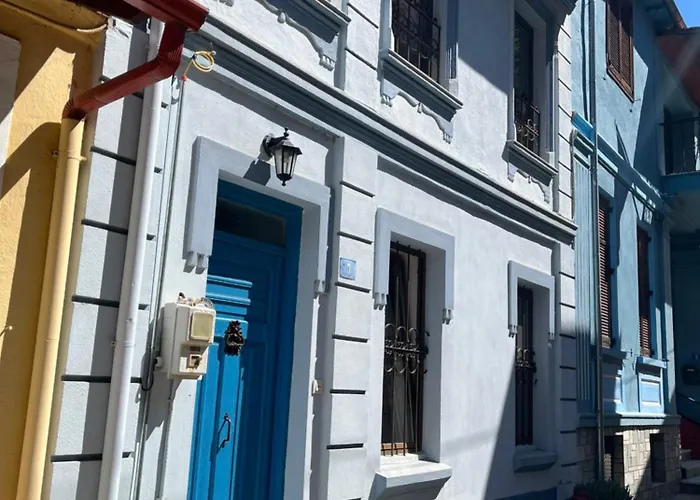 κυανον παραδοσιακή μονοκατοικία στην