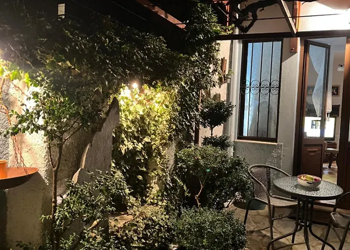 κυανον παραδοσιακή μονοκατοικία στην